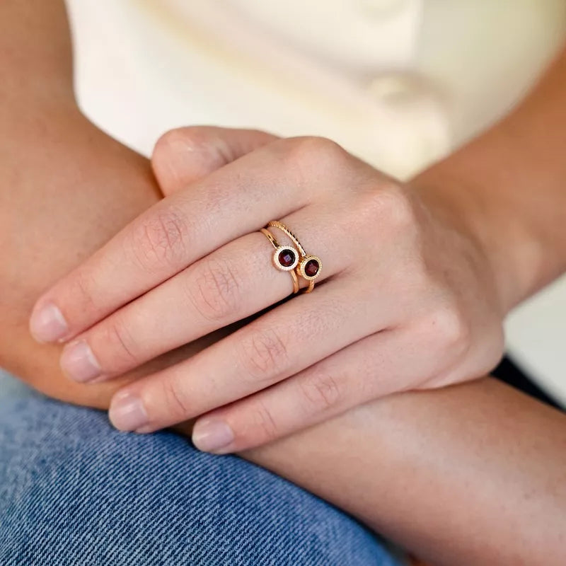 Anillo Oro 18 Quilates Trenzado Circum Granate