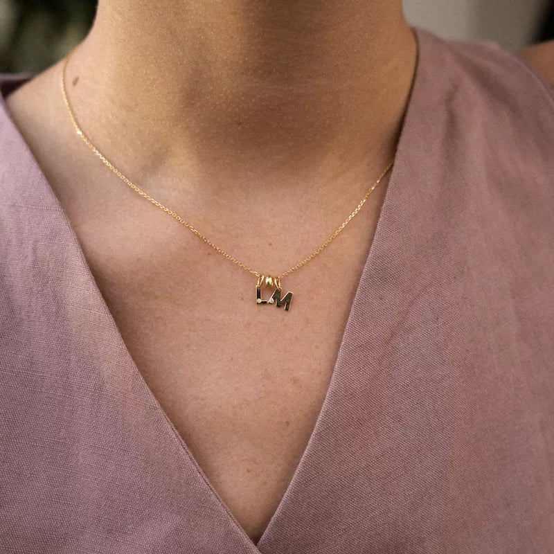 Colgante Inicial Oro 18K Con Brillante